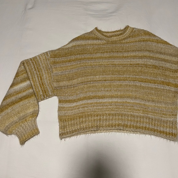 Urban outfitters cropped sweater - Picture 2 of 3